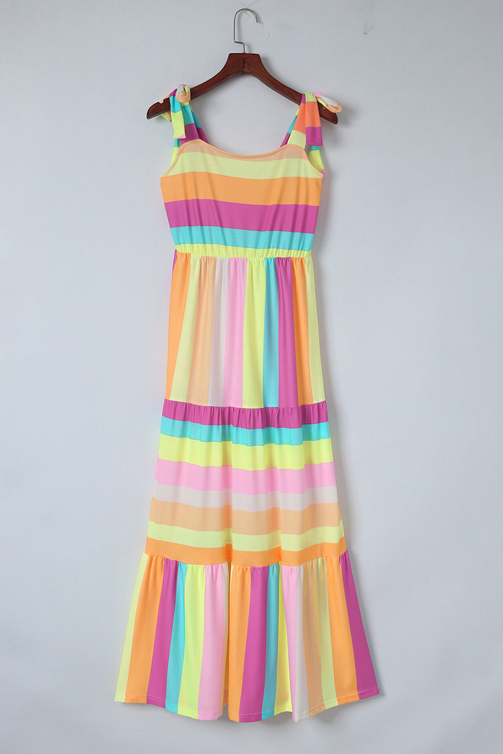 Robe longue à rayures multicolores et bretelles à nœud papillon