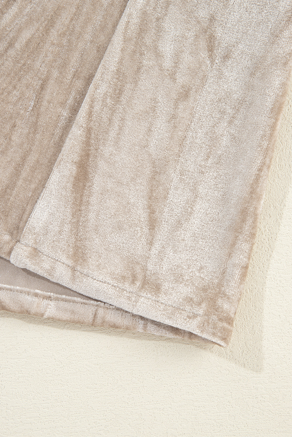 Chemise ample en velours boutonnée avec poches poitrine et coupe ample en polaire dorée