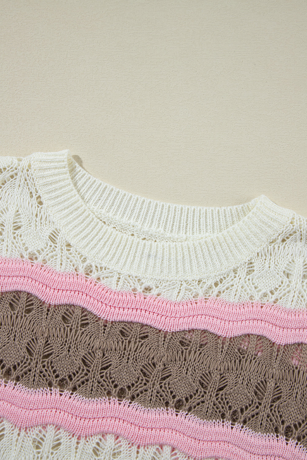 Pull à manches mi-longues en crochet ajouré à rayures marron et blocs de couleurs