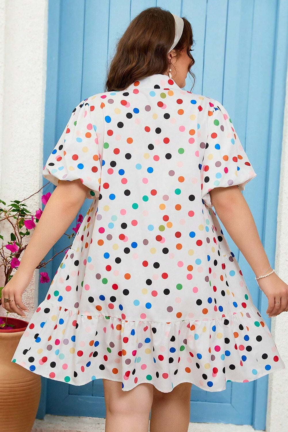 Robe chemise boutonnée à manches bouffantes et imprimé pois blancs grande taille