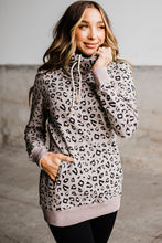 Sudadera con capucha y cuello alto con cordón y bolsillo canguro de leopardo 