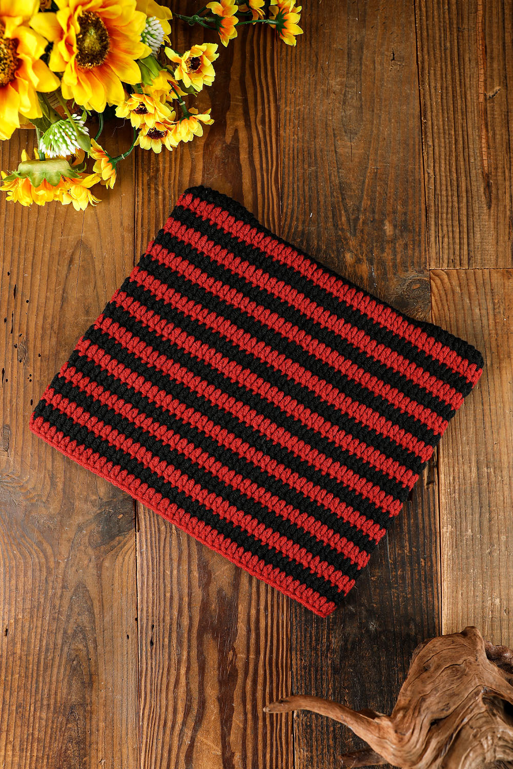 Gorro de punto rojo con orejas de gato a rayas lindas 