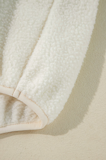 Sweat-shirt blanc en polaire avec patte de boutonnage et col rabattu et épaules tombantes