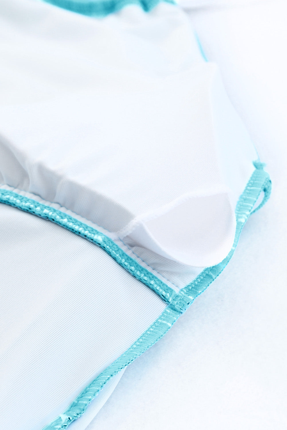 Maillot de bain tankini dos nu Peekaboo à dégradé de couleurs océaniques 