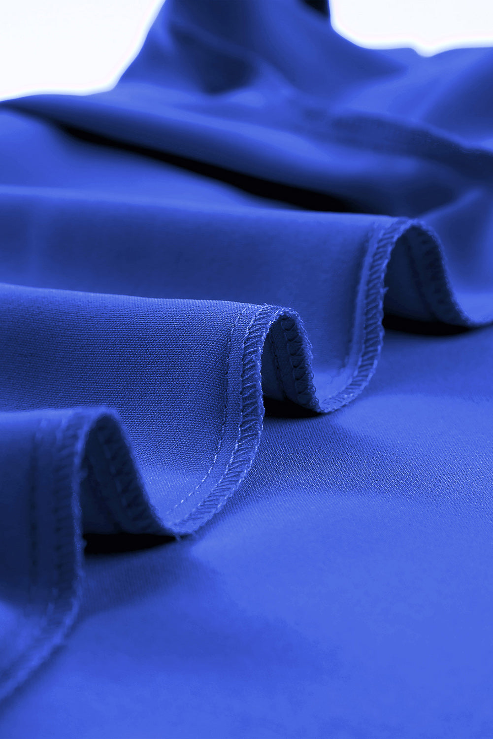 Chemisier à manches courtes et col en V avec bordure en dentelle