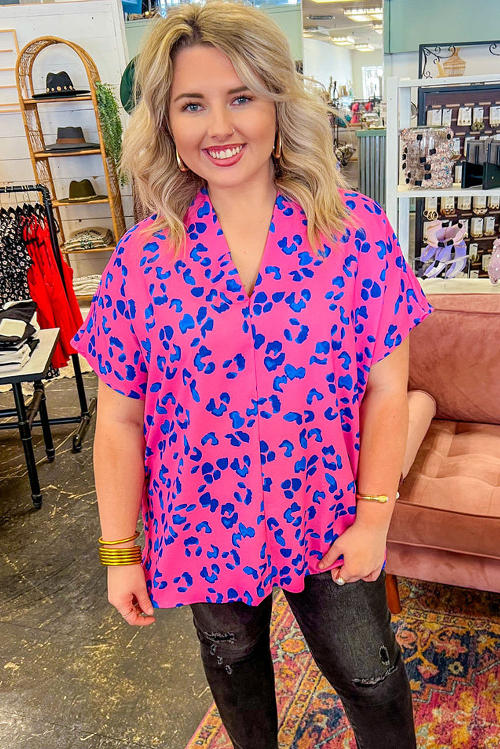Chemisier col V grande taille à imprimé léopard contrasté rose