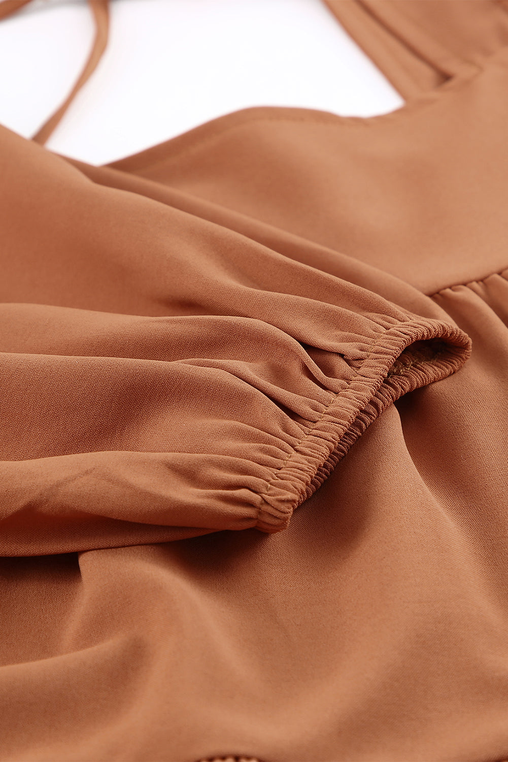 Minivestido asimétrico con cuello cuadrado y media manga 