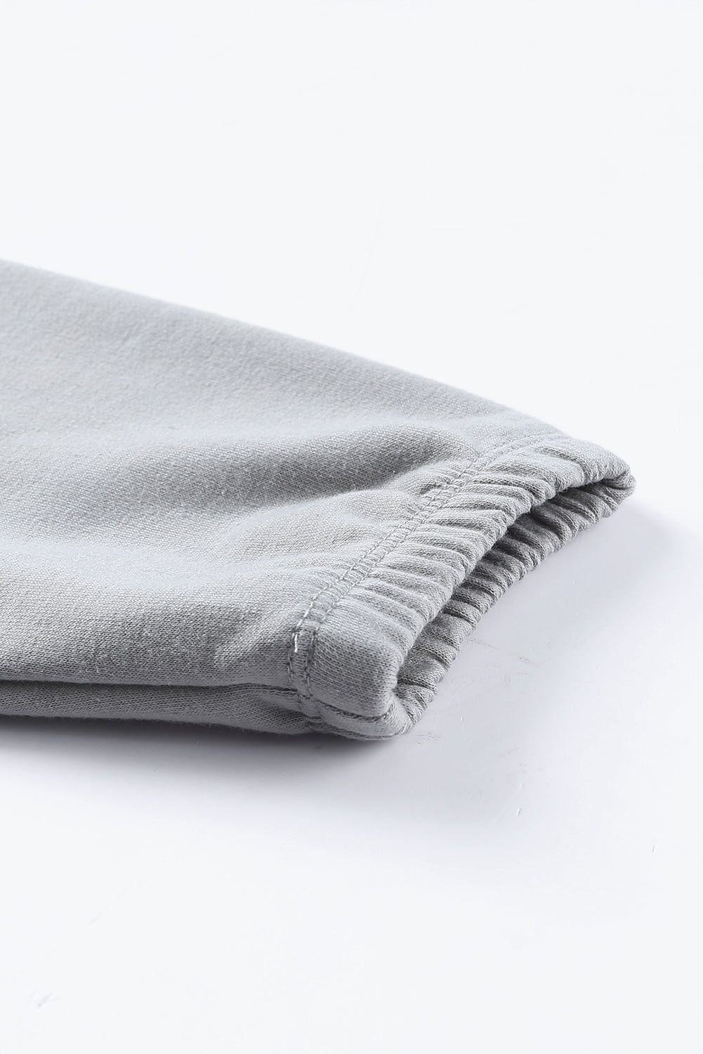 Haut ample à col large et manches chauve-souris 