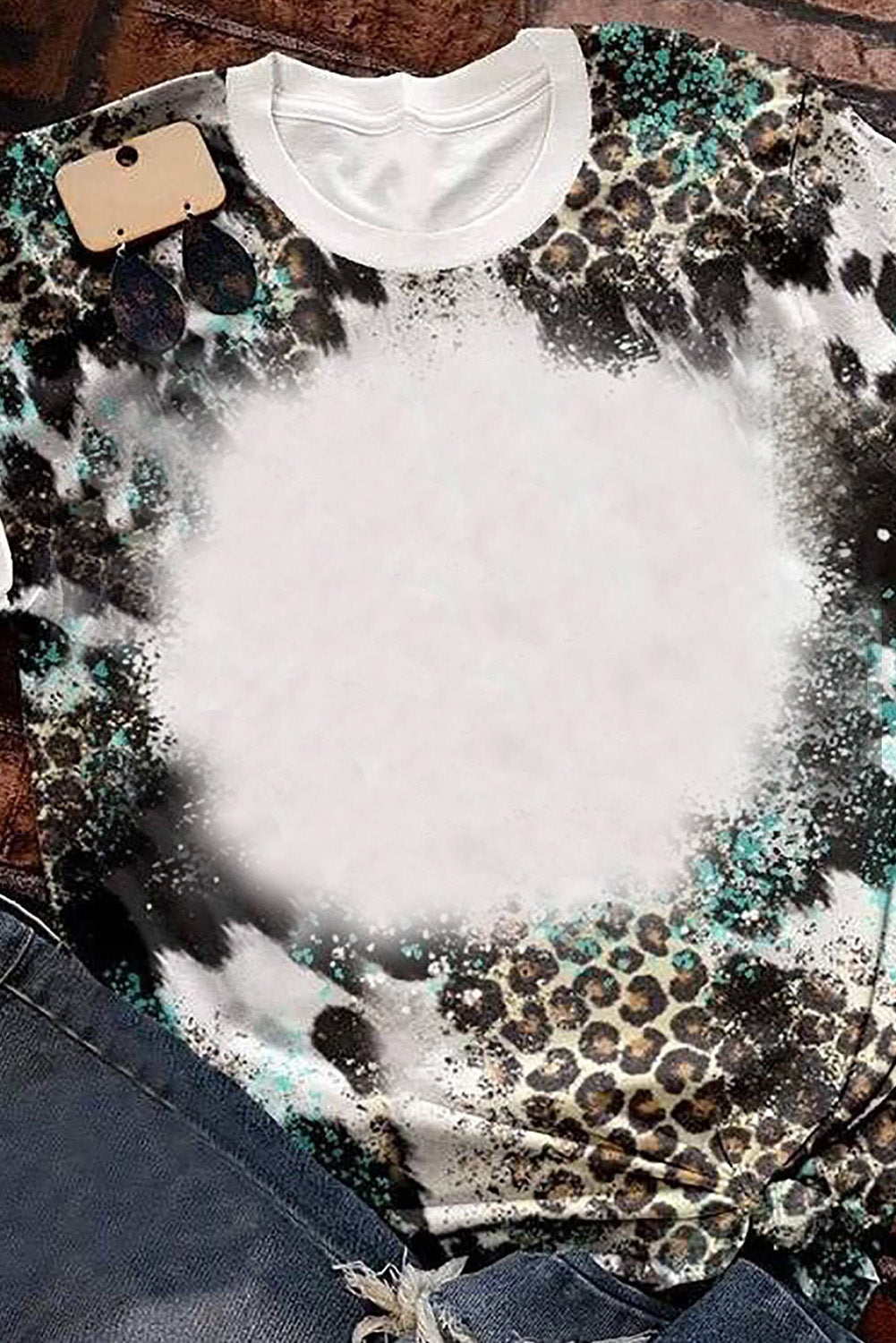 Ropa en blanco- Camiseta blanqueada de moda occidental