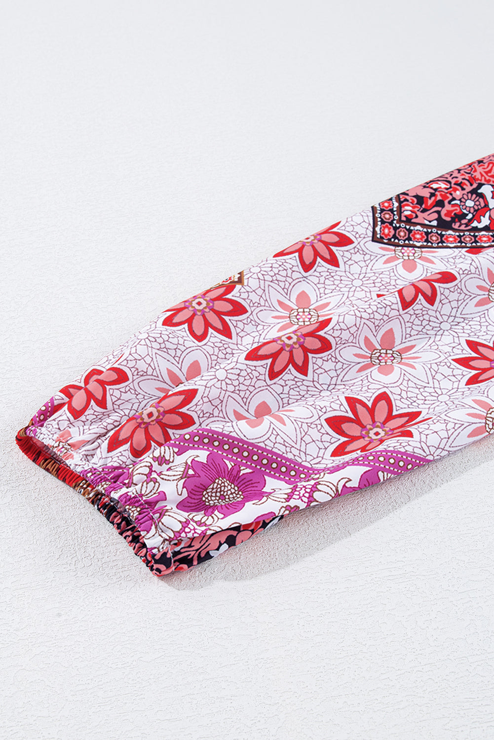 Robe grande taille à manches longues, col en V, lacets, imprimé floral, rose et bleu