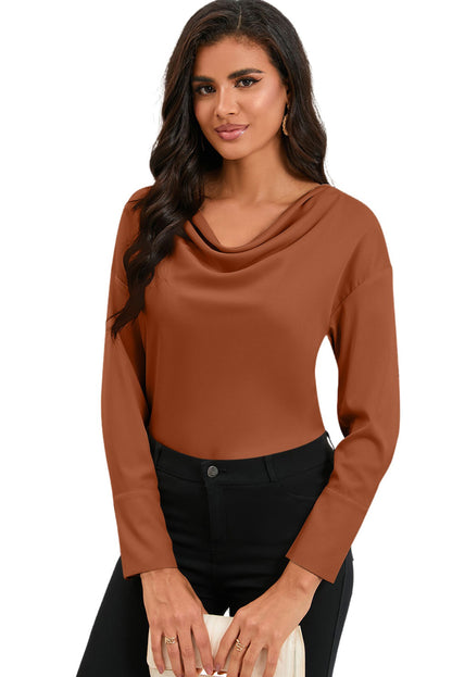 Blusa elegante de manga larga con cuello vuelto negro