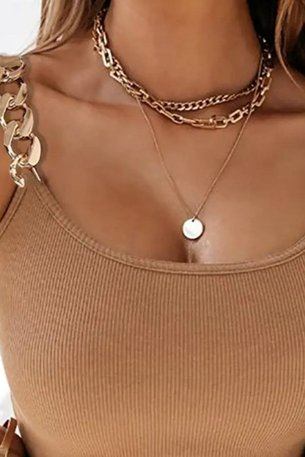 Débardeur en maille côtelée à bretelles en chaîne dorée 