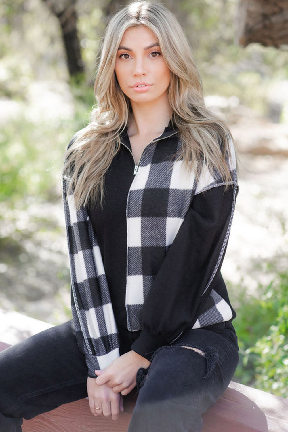 Haut à col et coutures apparentes en patchwork à carreaux noirs 