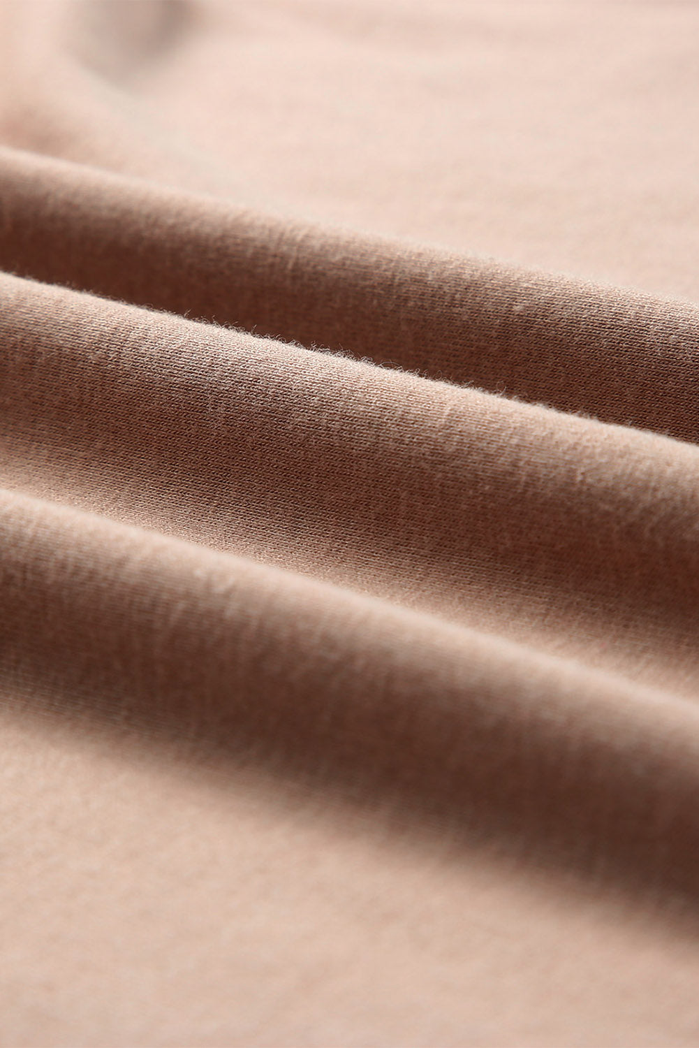 Top caqui de talla grande con bloques de color y canesú de leopardo 