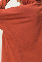 Sudadera con capucha naranja con botones a presión y orificio para el pulgar de gran tamaño 