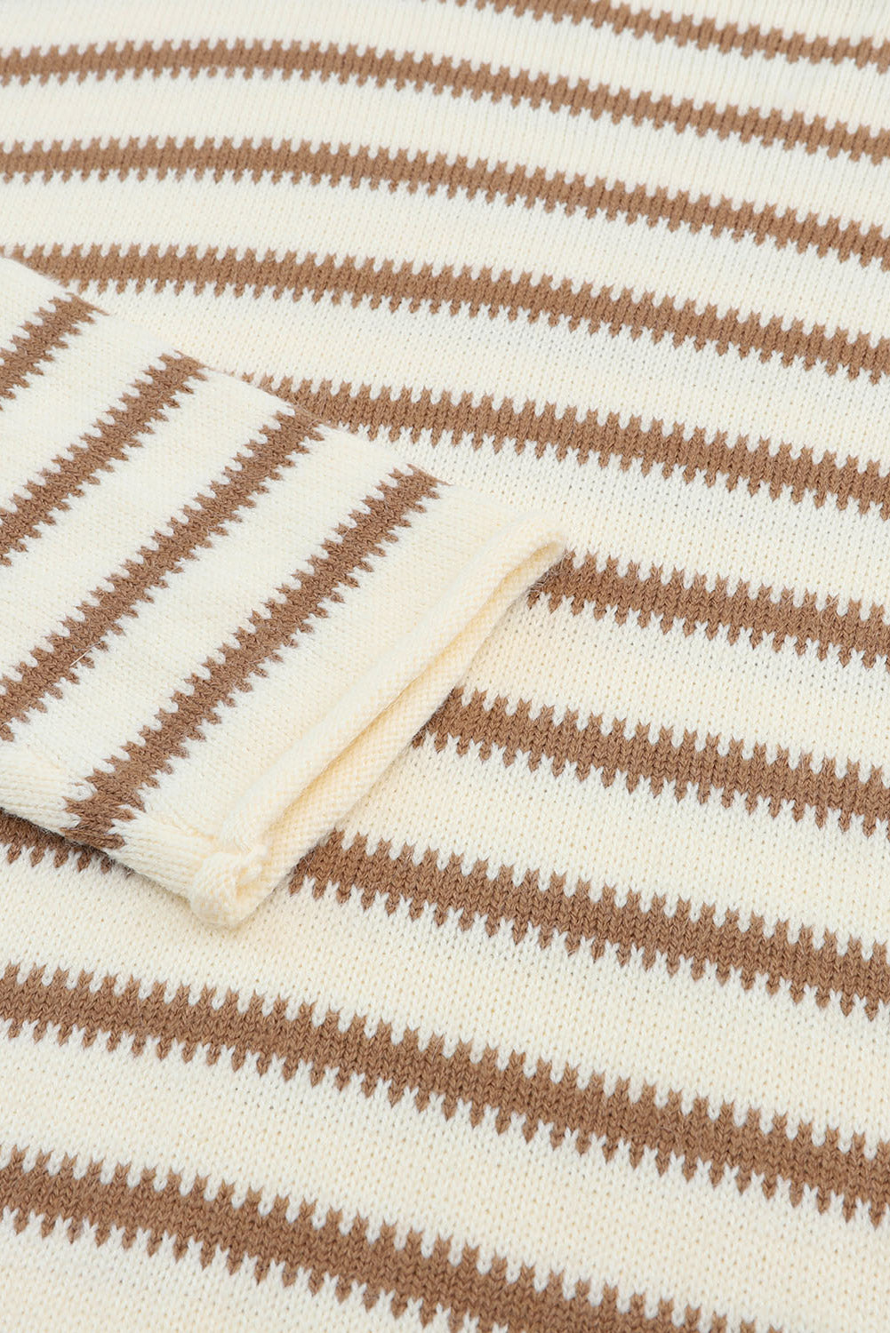 Pull oversize à rayures noires et épaules tombantes