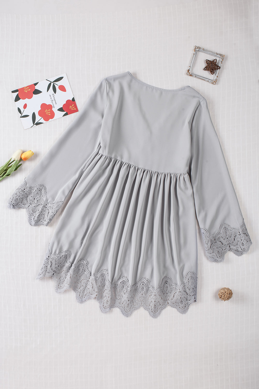 Chemisier à manches cloche et empiècements en crochet