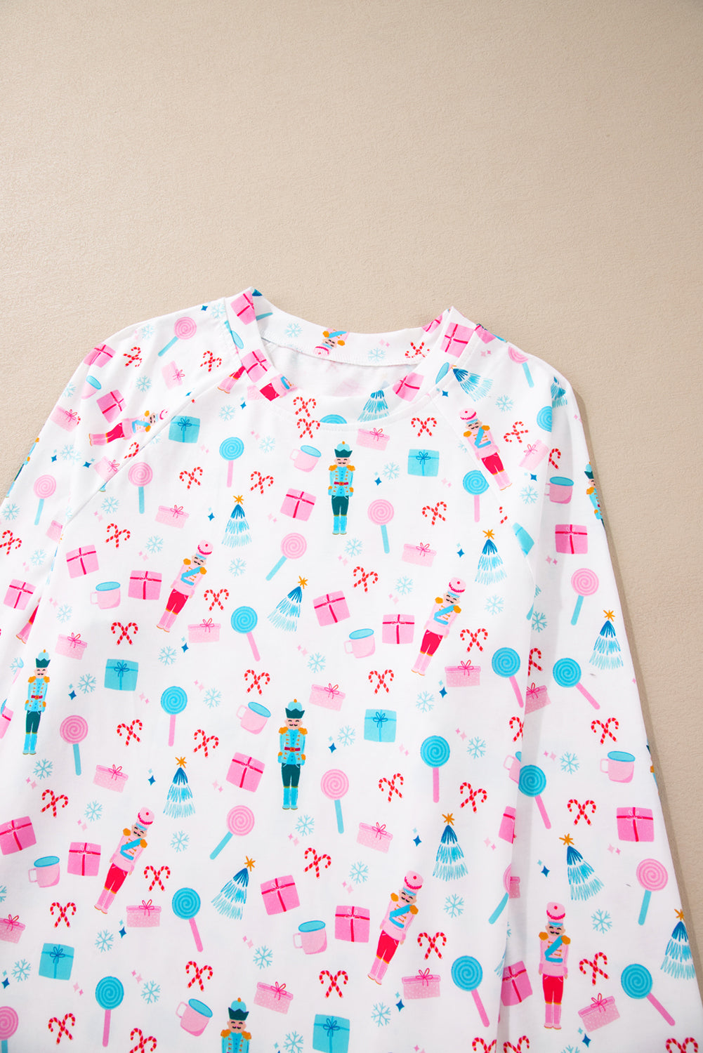 Ensemble haut à manches longues et pantalon large à motif de Noël blanc