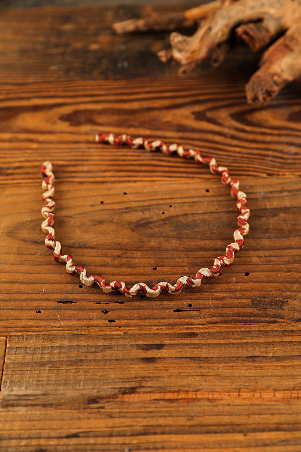 Diadema ondulada con estampado de leopardo vintage negro 