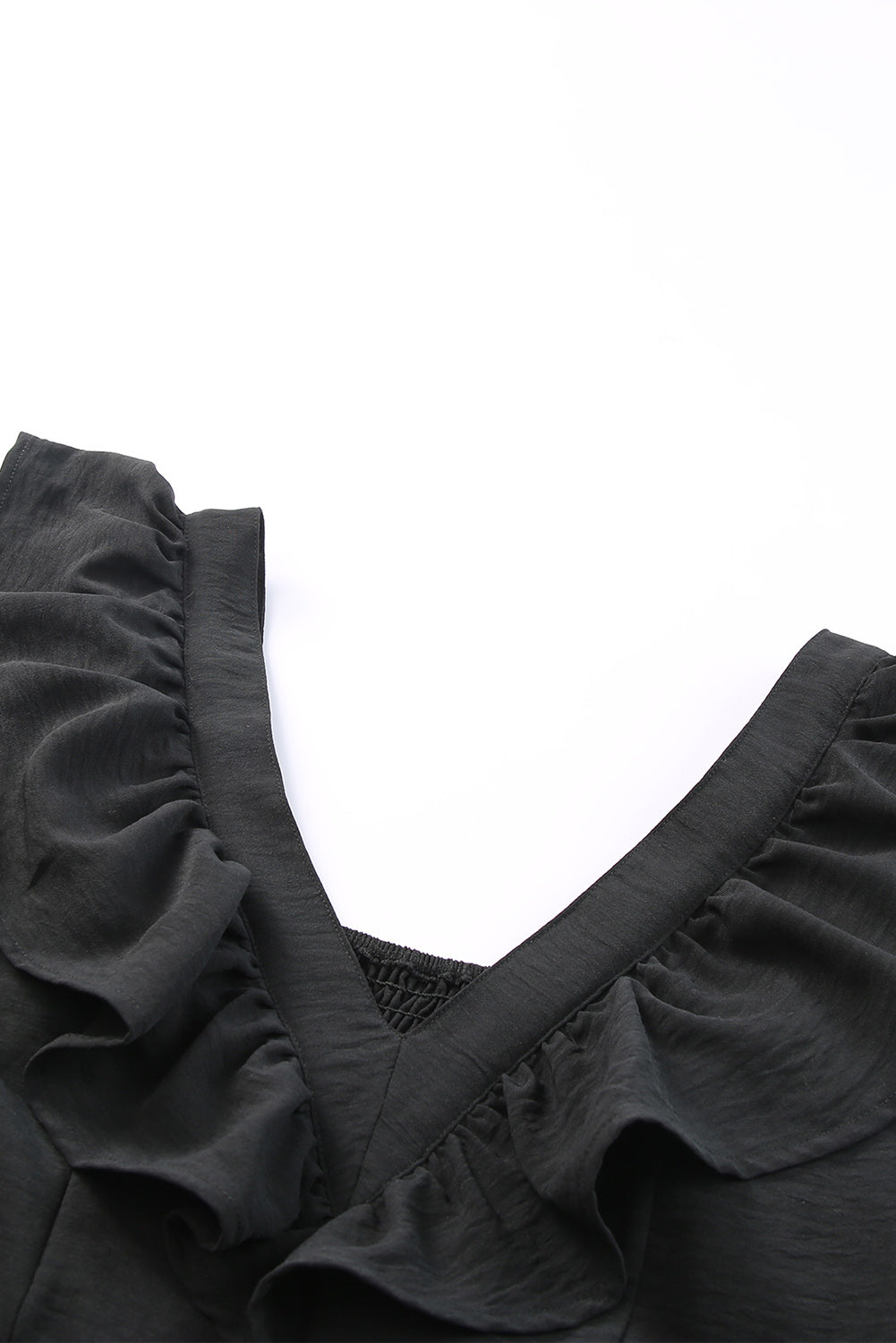 Mini-robe à volants, col en V et dos froncé