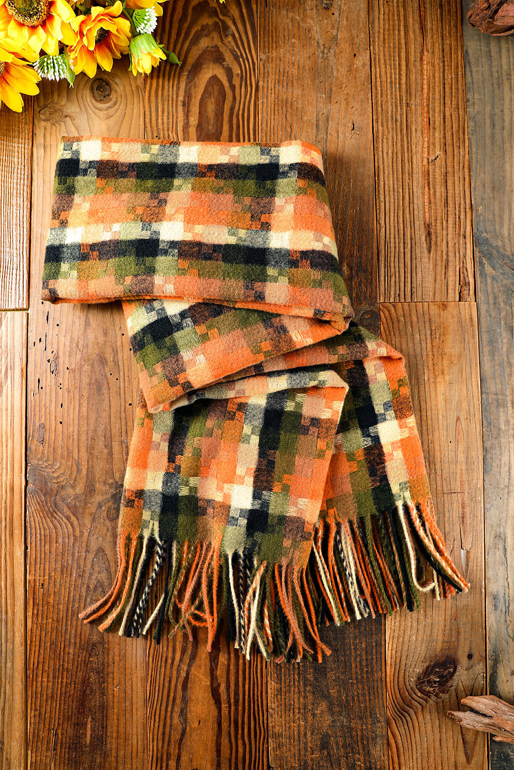 Bufanda con dobladillo con flecos y estampado de cuadros multicolor 