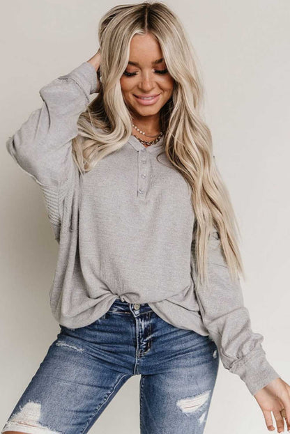 Haut Henley gris à manches dolman et patchwork gaufré 