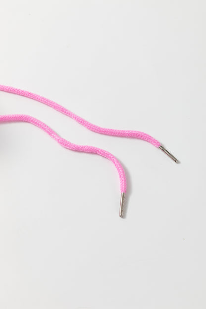 Ensemble short texturé à bordures contrastées roses