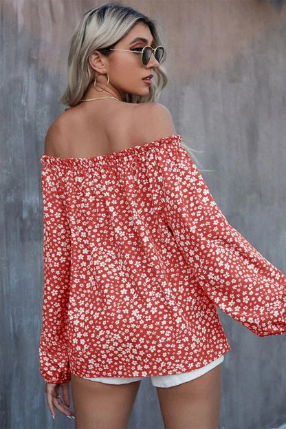 Blusa con hombros descubiertos y ribete de volantes con estampado floral amarillo 