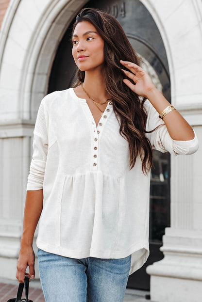 Top henley de punto gofre con medio botón 
