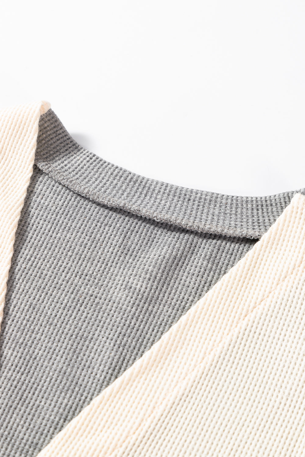 Cardigan ouvert à rayures noires et patchwork avec poche