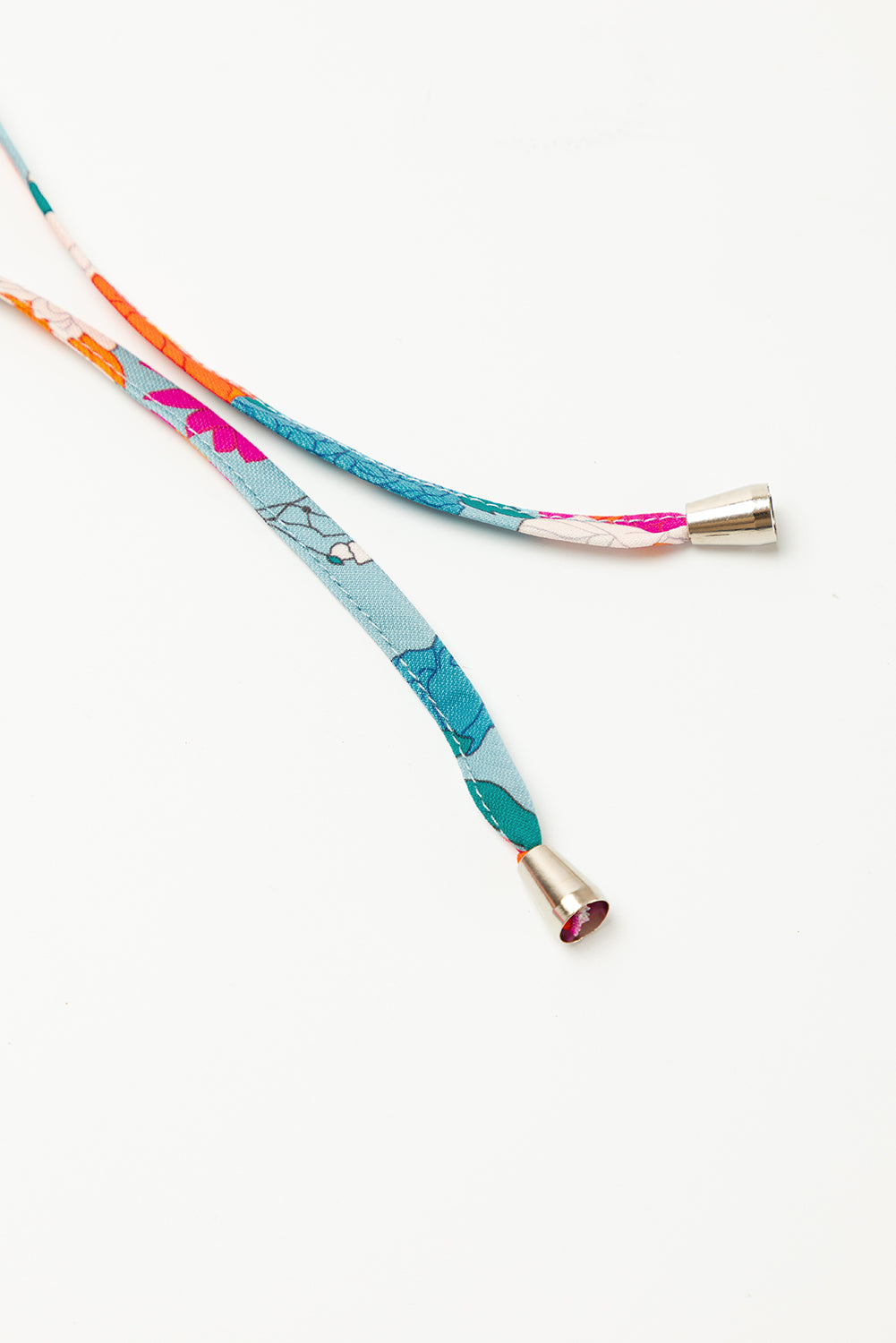 Robe babydoll bleu ciel à imprimé floral, col fendu, manches bouffantes