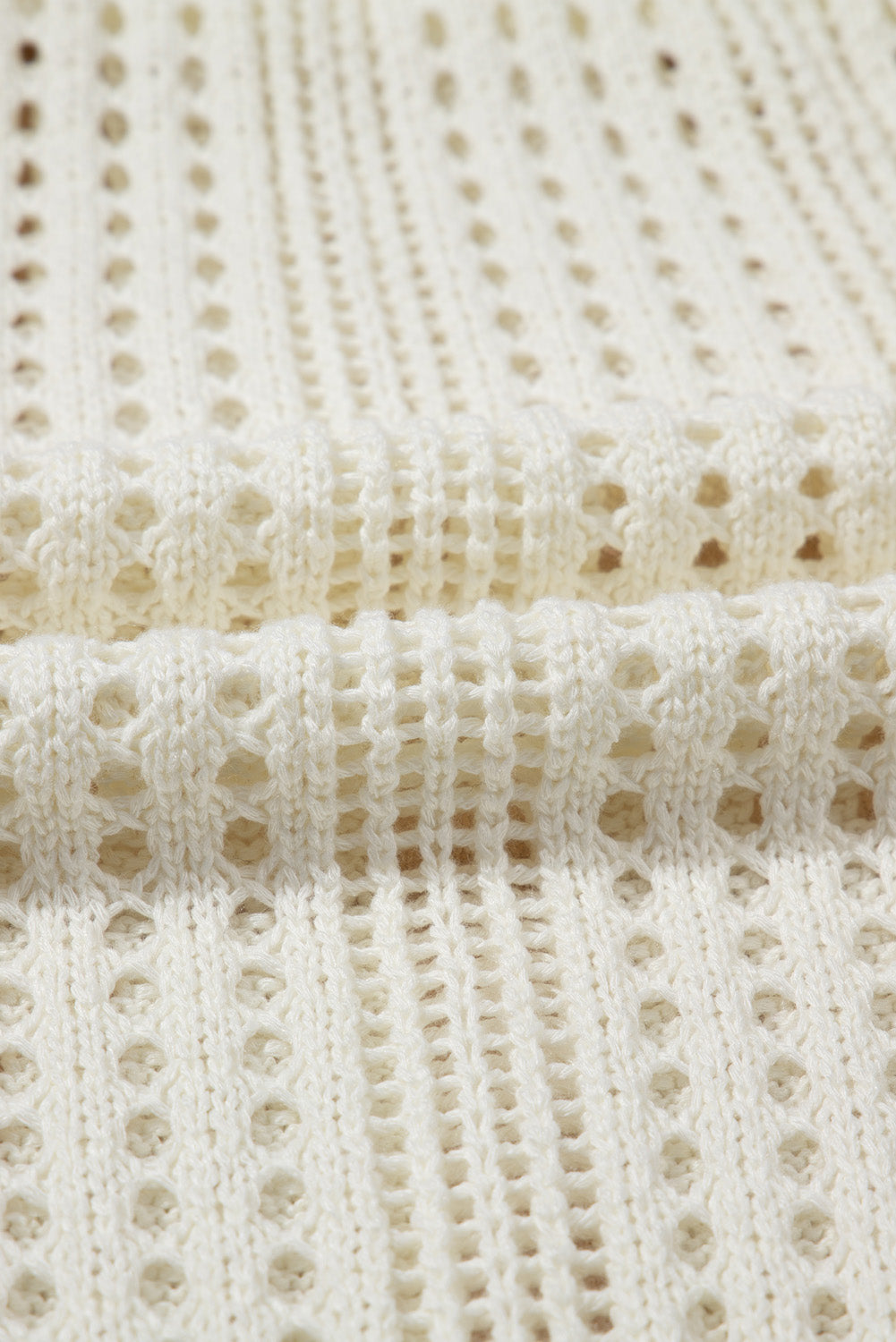 Robe de plage beige en maille ouverte avec cordon de serrage à la taille