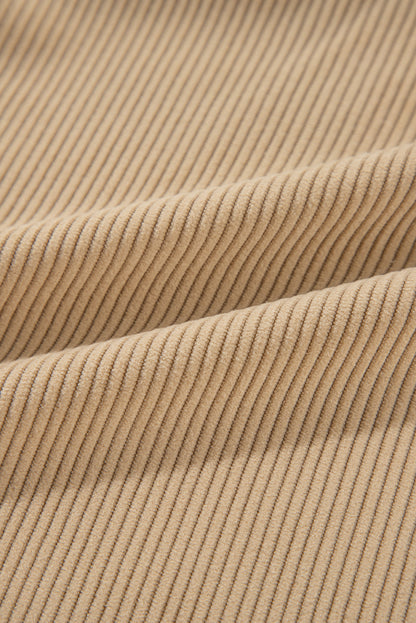 Veste-chemise boutonnée en velours côtelé beige clair uni à volants et poches à rabat