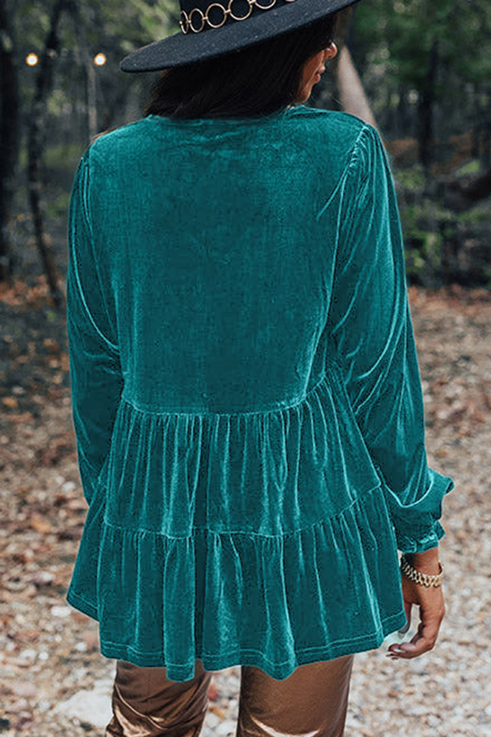 Chemisier en velours vert d'eau à col en V et manches bouffantes