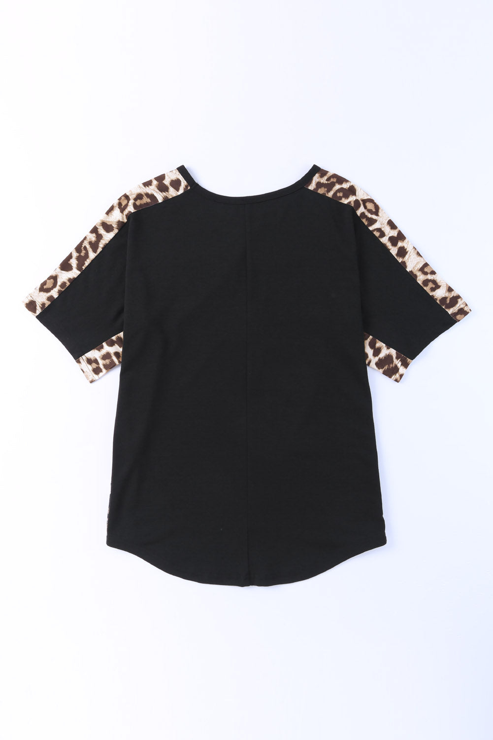 Camiseta de manga corta con cuello redondo y empalme de leopardo 