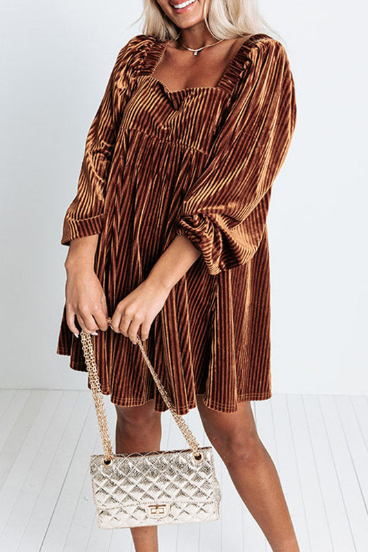 Vestido babydoll de terciopelo con cuello cuadrado y lazo en marrón 