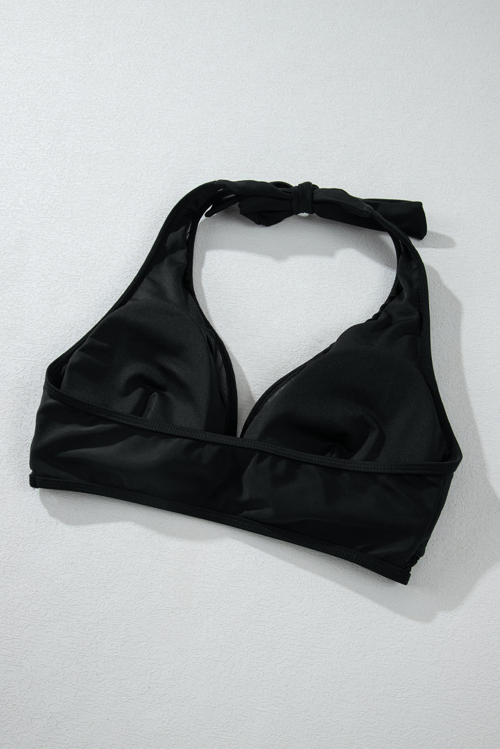 Bikini push-up noir à col en V et bordure en maille transparente