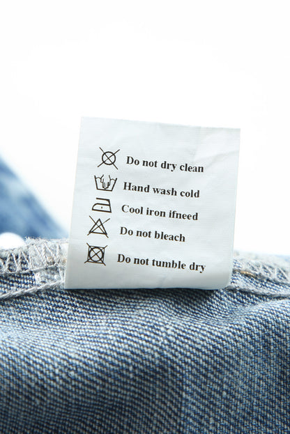 Chaqueta vaquera con dobladillo deshilachado y estampado azteca multicolor