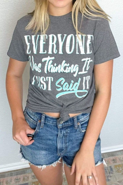 Camiseta caqui con cuello redondo y estampado gráfico de eslogan de MOMLIFE