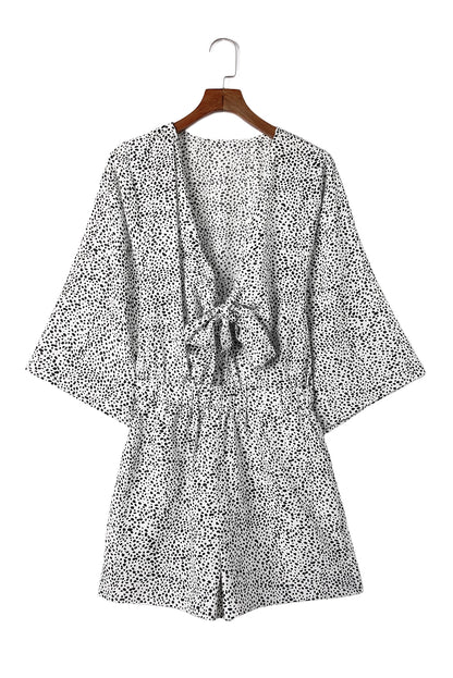 Blusa de guepardo con cuello con volantes y mangas 3/4 de color caqui 