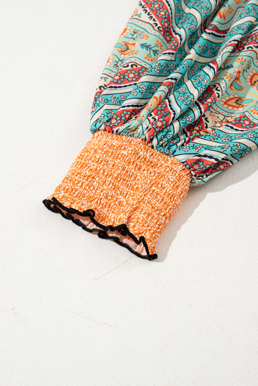 Chemisier vert à manches lanternes et col en V boutonné, motif patchwork floral, grande taille