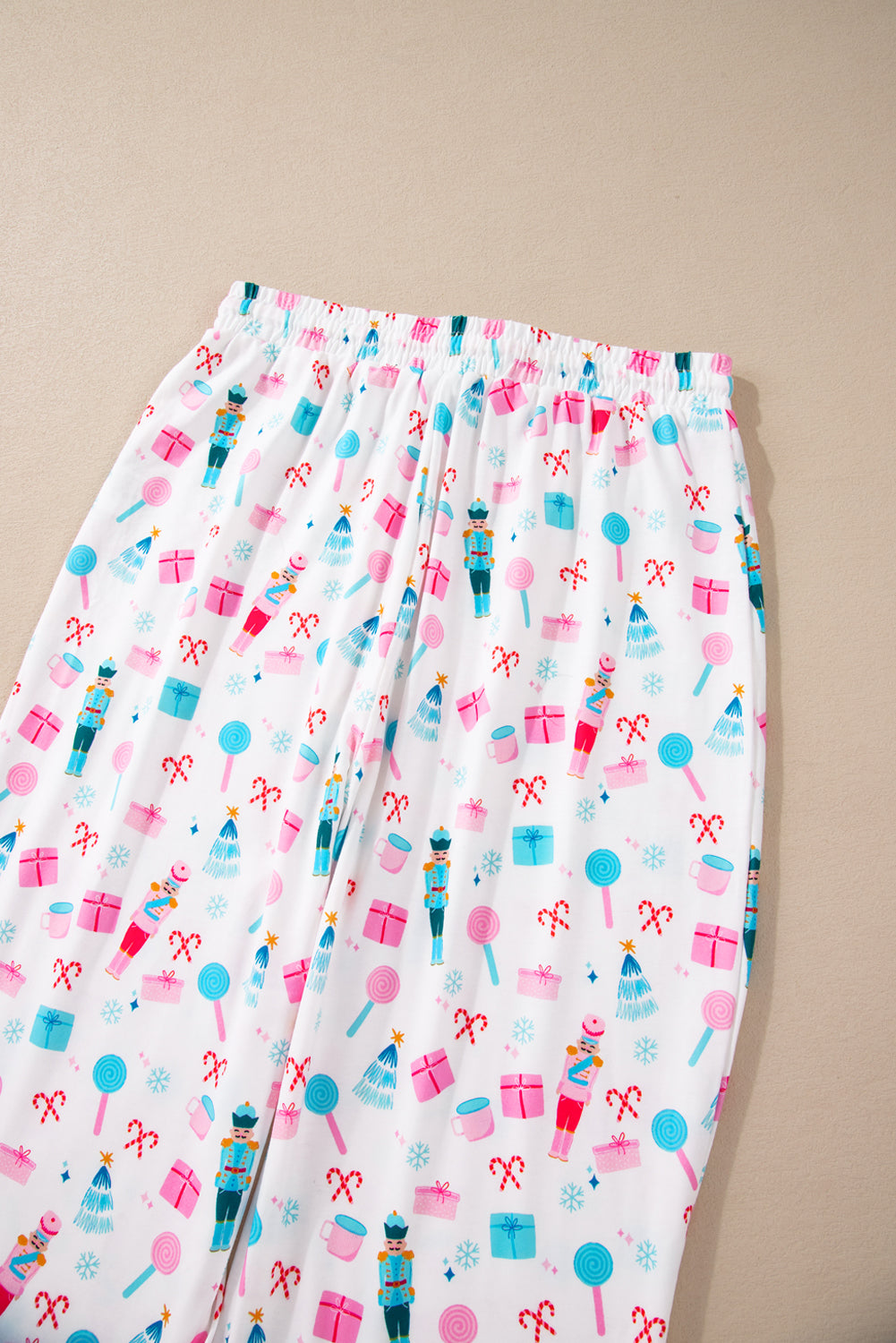 Ensemble haut à manches longues et pantalon large à motif de Noël blanc