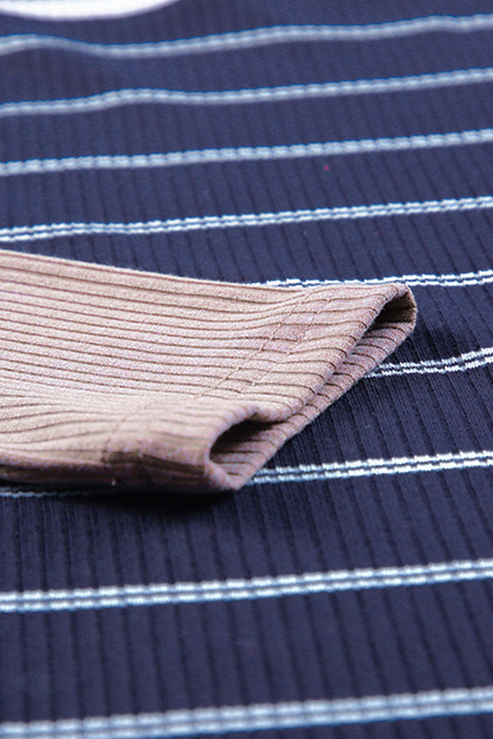 Pull rayé en tricot côtelé à poignets color block