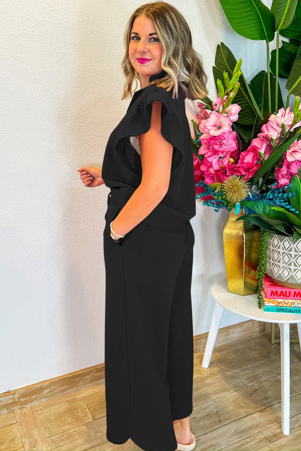 Ensemble haut zippé à manches volantées texturées noires et pantalon large