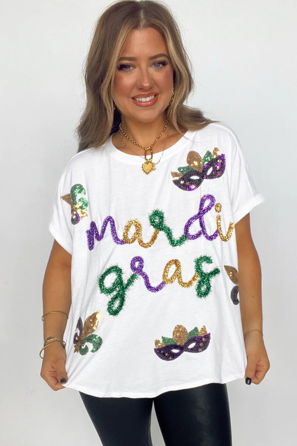 T-shirt blanc à paillettes et motif Mardi Gras