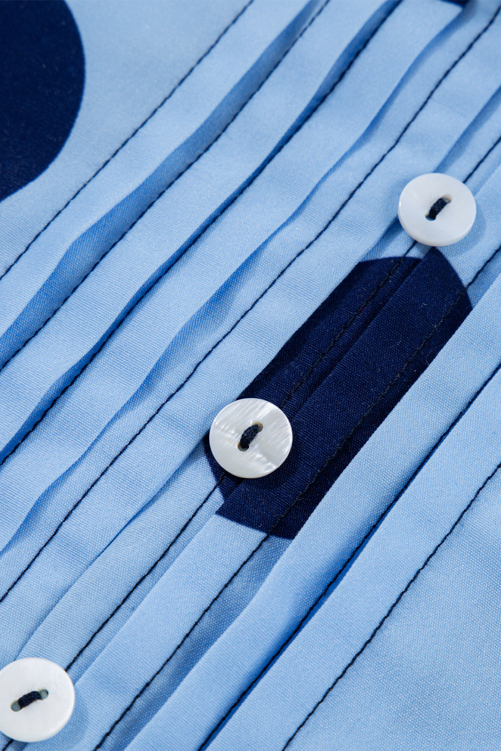 Chemisier boutonné à manches courtes et col boutonné à imprimé pois bleu ciel