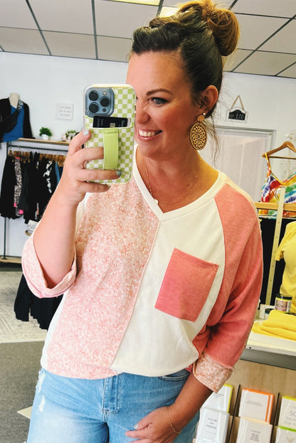 Top de talla grande con manga de pulsera y hombros caídos con bloques de color rosa