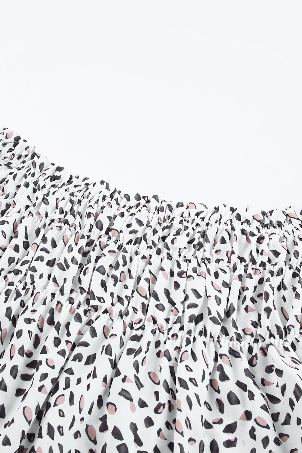 Blusa con hombros descubiertos y talla grande con manchas de guepardo