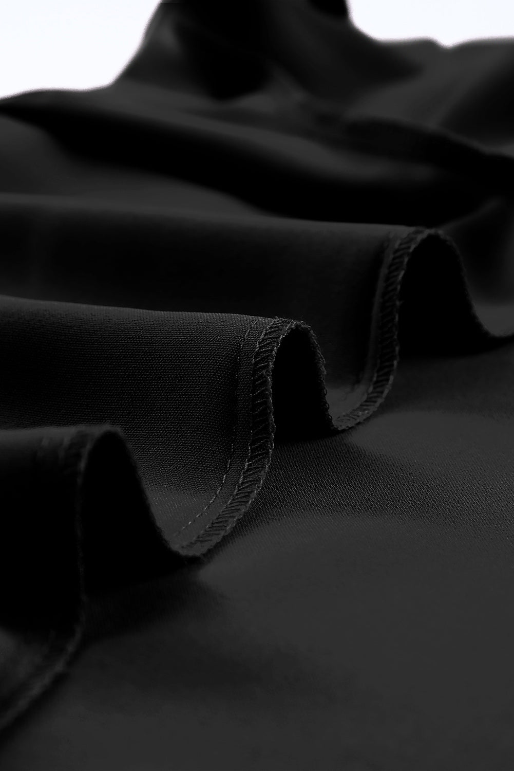 Chemisier à manches courtes et col en V avec bordure en dentelle