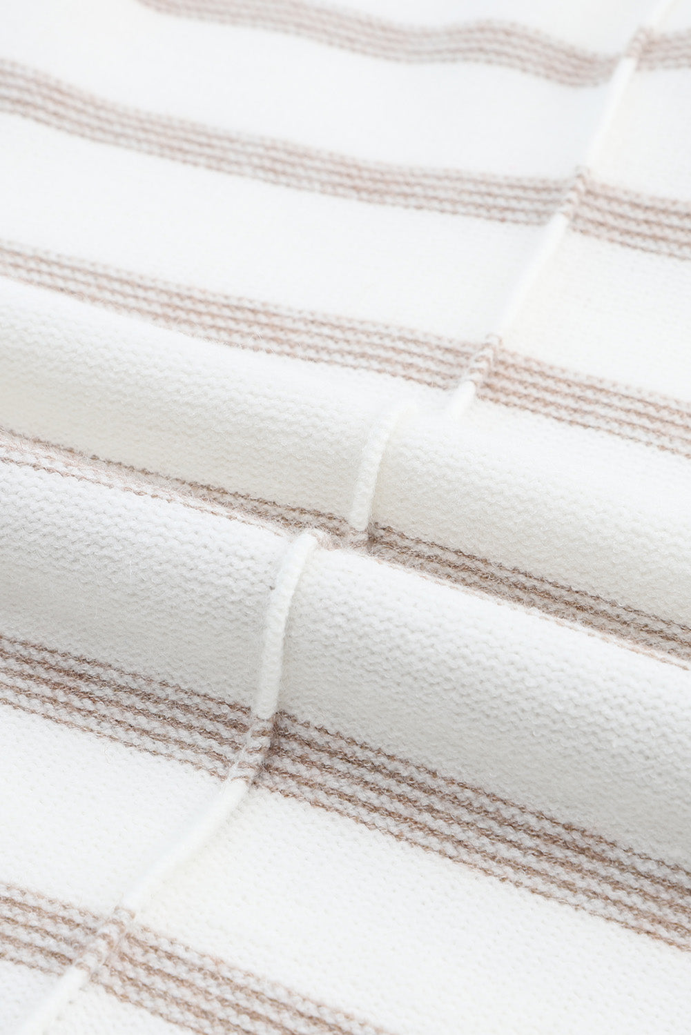 Pull à col bénitier et épaules tombantes à rayures